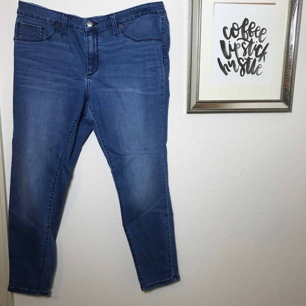 Universal Thread Skinny Jeans Size 16/33 Short